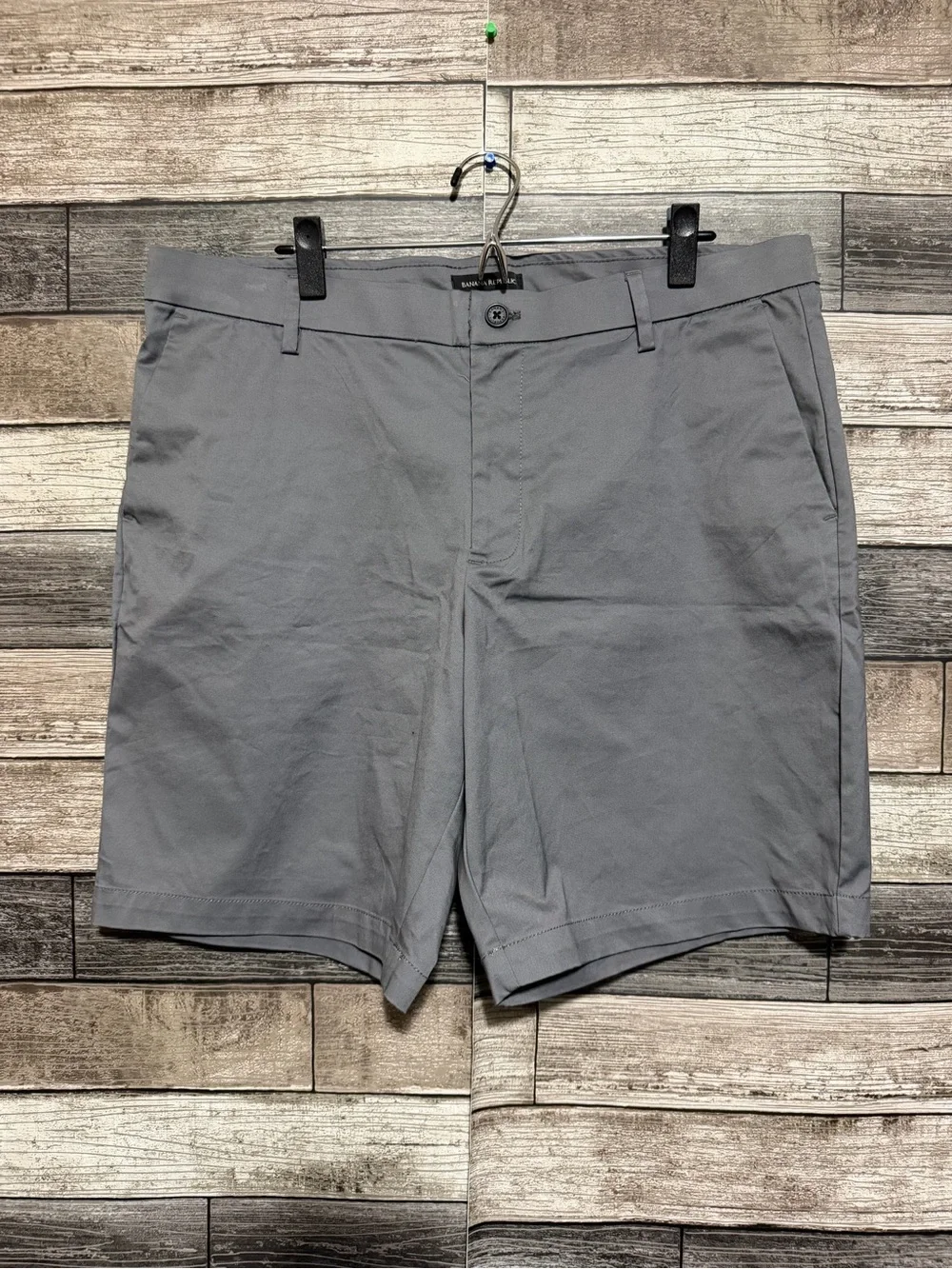 Banana Republic Chino Shorts Men’s 38 Gray (Inseam 9) Stretch